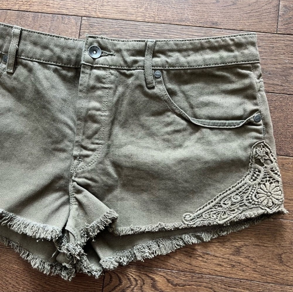NEW Olive Crochet Detail Roxy Shorts - Picture 4 of 10